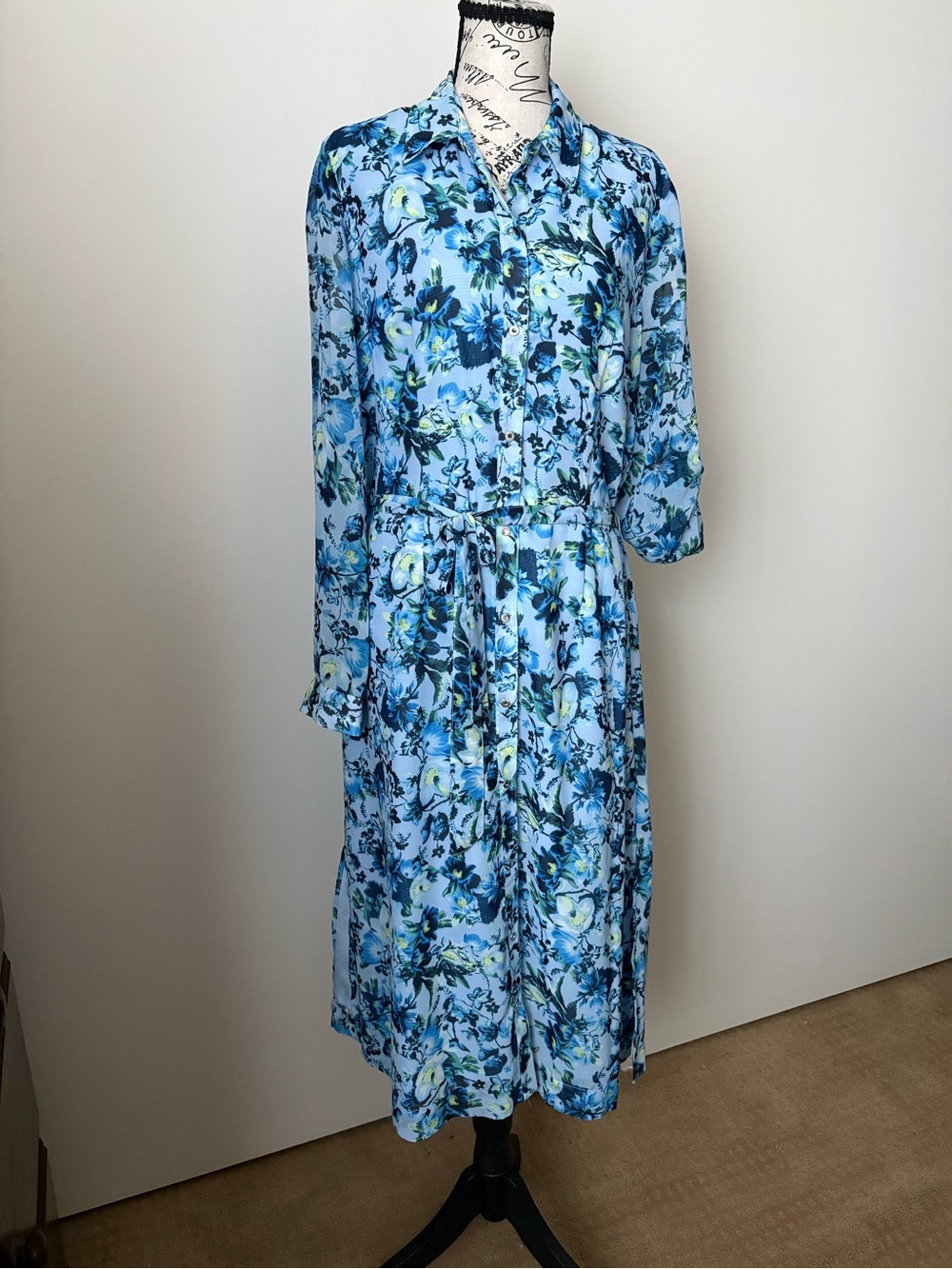 Tahari Light Blue Floral Button-Front Long Sleeve Midi Dress
